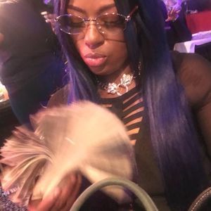 Meet your Posher, Lorraine